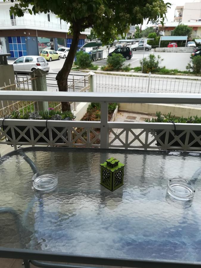 Apartment Ey Zhn Néa Khilí Esterno foto